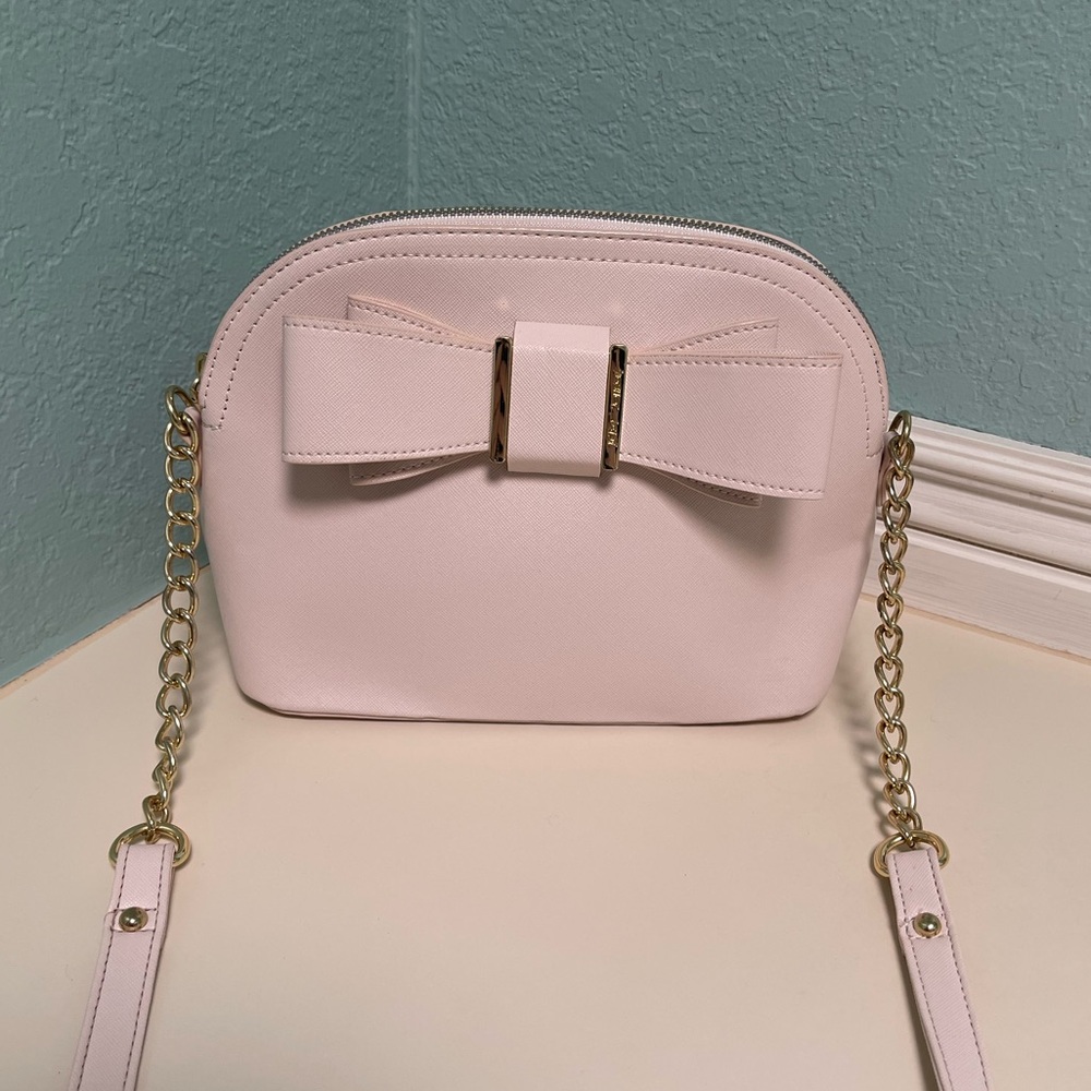 Betsey Johnson Light Pink Bow Crossbody Handbag Purse with Gold Hardware & Chain